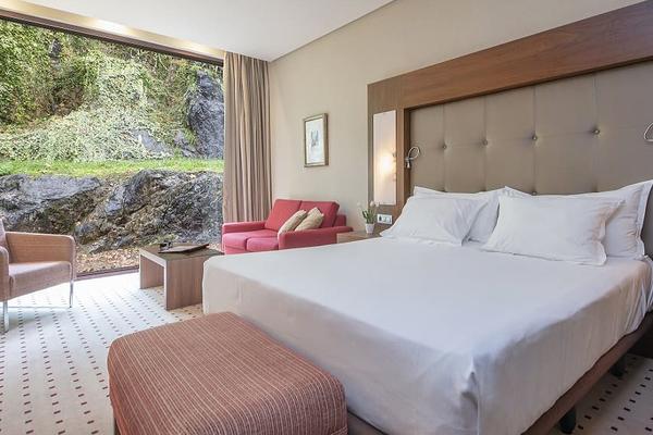 Getaway 2 Nächte mit Unterkunft Gültig von Sonntag bis Donnerstag, außer in der Hochsaison. Getaway 2 Nächte mit Unterkunft Gültig von Sonntag bis Donnerstag, außer in der Hochsaison.