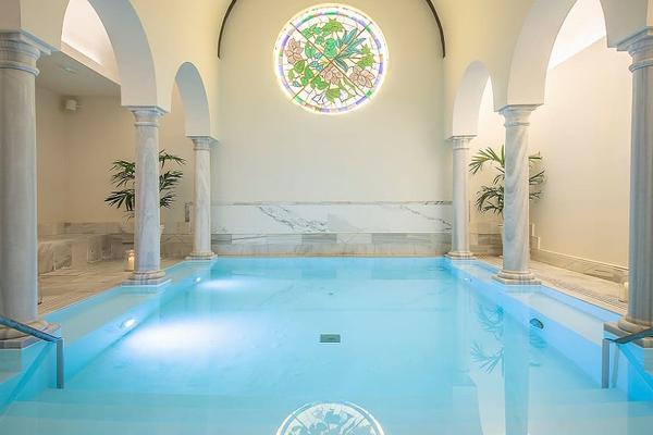 ZUGANG ZUM SÄULENRAUM (2 PERSONEN) EXKLUSIV FÜR GÄSTE DES GRAN HOTEL LAS CALDAS ZUGANG ZUM SÄULENRAUM (2 PERSONEN) EXKLUSIV FÜR GÄSTE DES GRAN HOTEL LAS CALDAS