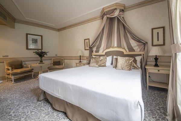 Habitación doble clásica con acceso al Manantial y Aquaxana Blau Gran Hotel Las Caldas Asturias Habitación doble clásica con acceso al Manantial y Aquaxana Blau Gran Hotel Las Caldas Asturias