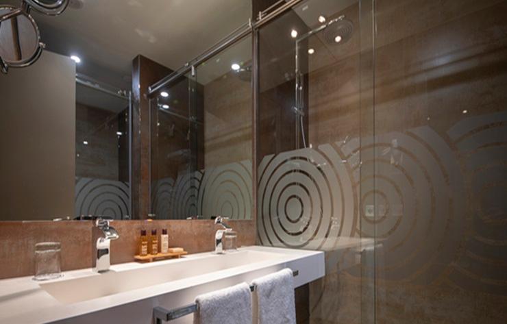 Habitación doble superior con acceso al Manantial y Aquaxana Blau Gran Hotel Las Caldas Asturias Habitación doble superior con acceso al Manantial y Aquaxana Blau Gran Hotel Las Caldas Asturias