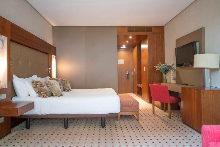 Habitación doble superior con acceso al Manantial y Aquaxana Blau Gran Hotel Las Caldas Asturias Habitación doble superior con acceso al Manantial y Aquaxana Blau Gran Hotel Las Caldas Asturias